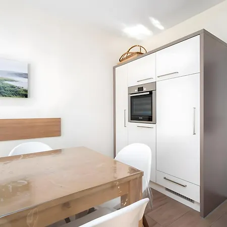 Haus Seezeit بيت للعطل *